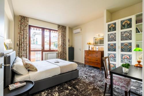 Scena Illustrata-Redi -4 double rooms-near the TRAM