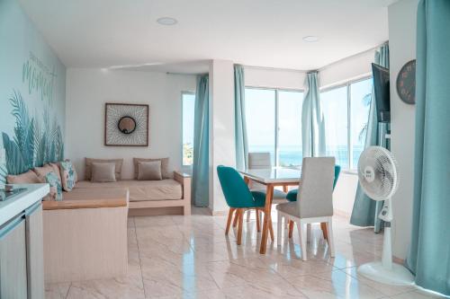 2 bedrooms, 4 beds