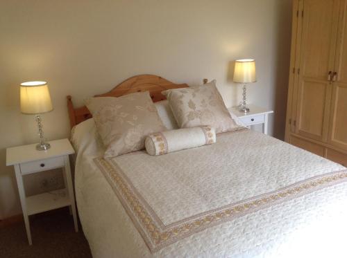 2 twin beds