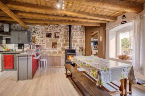Maison charmante à Valprivas avec jardin privé.