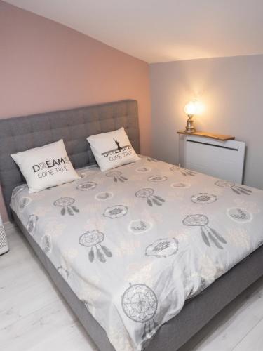 Maison confortable à Loches + Jardin spacieux - Location saisonnière - Loches