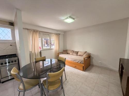 2 AMBIENTES CON PATIO - Plaza Colon