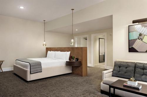 1 king bed, 1 sofa bed