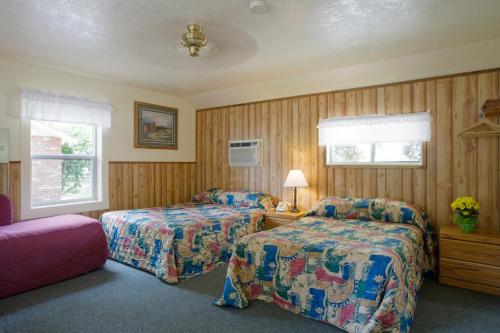 Lazy J Ranch Motel