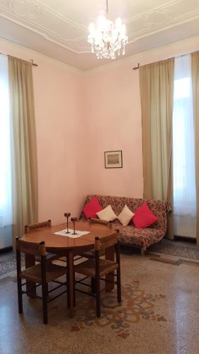 Royal Suite - image 4
