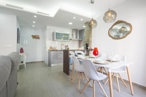 

MalagaSuite Showroom Apartments - Plaza de Bailen