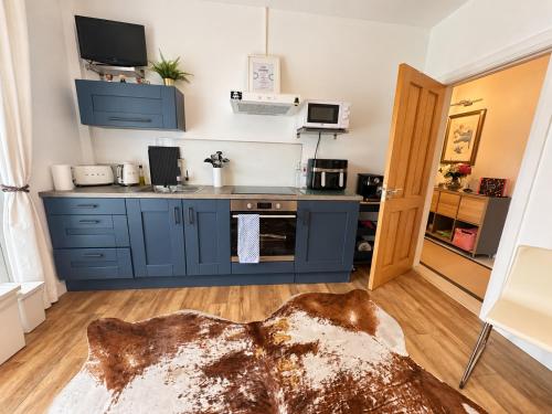 Forest Path Apartment Quiet Countryside Retreat with Sauna, Sleeps 4 4