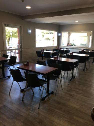 ห้องอาหาร, Hotel Garcas near สนามบินซานติอาโก เด กอมโปสเตลา