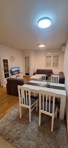 Zoma Apartment