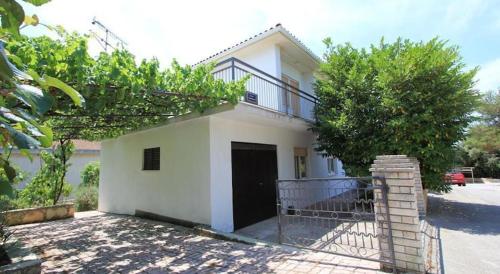 House Paulina 1214 - image 3