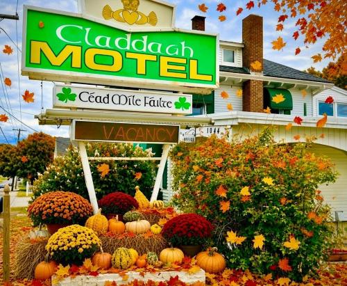 Claddagh Motel & Suites