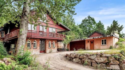 Apartment by the forest in Kana, private bathroom & kitchen