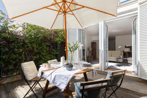 Lodging Apartments Beach House Villa Olimpica gîte à louer Almeda i Can Mercader