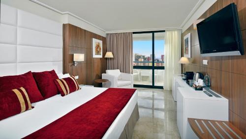 1 king bed, 1 sofa bed