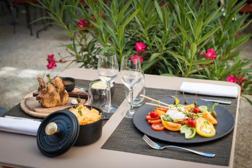 Hôtel Aux Vieux Remparts The Originals Relais (Relais du Silence) - image 3