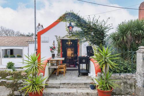 17th-Century Chapel transformed into a Smart Home in Historic Sintra Center gîte à louer Santa Maria