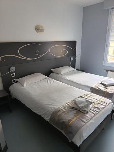 2 twin beds