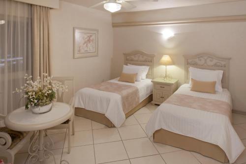 Photo - Hotel & Suites Quinta Magna