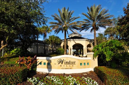 Windsor Hills Resort! 2 Miles to Disney! 6 Bedroom with Private Pool & Spa in Orlando, USA