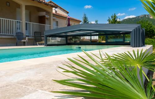 Maison accueillante à Nant avec piscine partagée gîte à louer La Blaquererie
