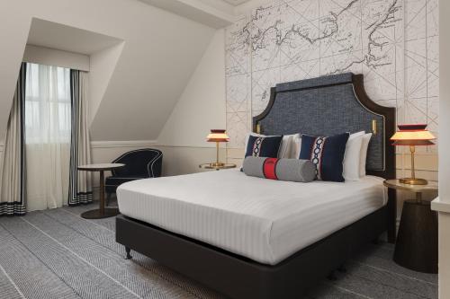 1 queen bed