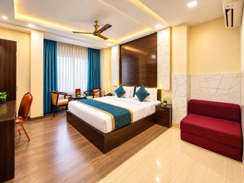 1 king bed, 1 sofa bed