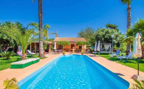 Spacious Villa with Pool near the Beach in Alicante gîte à louer Oasis (La Marina)