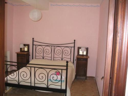 1 queen bed, 1 twin bed