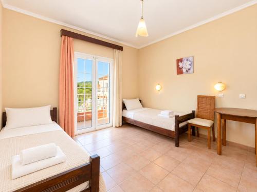 Camera, familiare, balcone, 4 letti