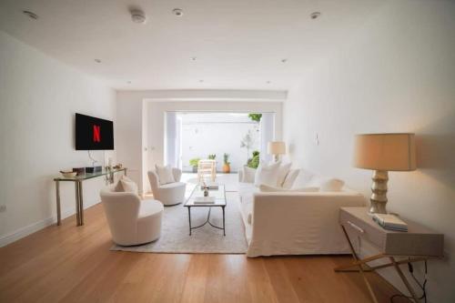 4 bedrooms, 5 beds