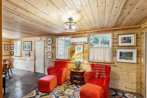 2 bedrooms, 3 beds