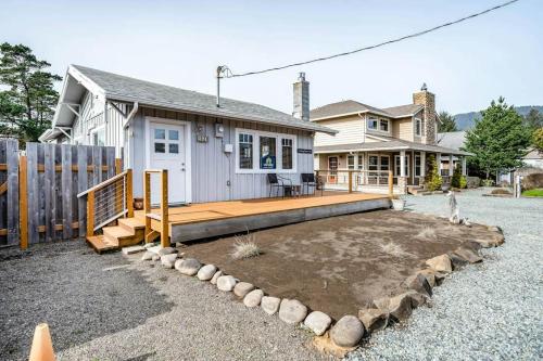 Cottage by the Sea (MCA #1213)