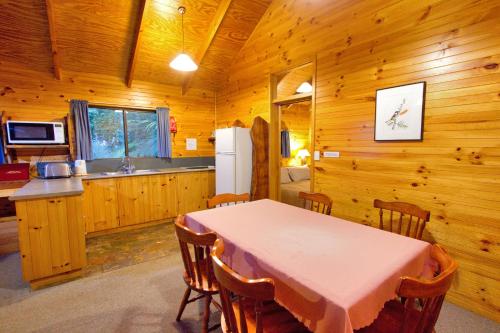 virtuve, Mt Glorious Getaways Cottages in Mount Gloriousa