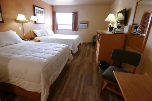 2 double beds
