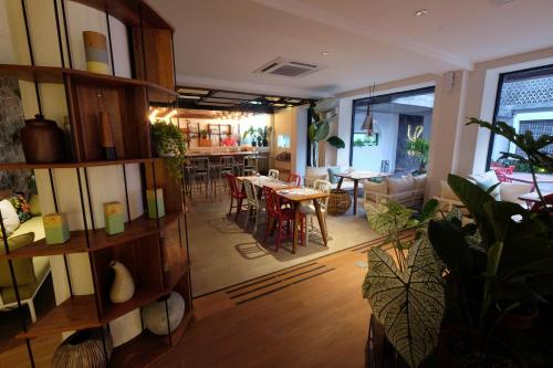 Restaurant, YATS Colony in Wirobrajan