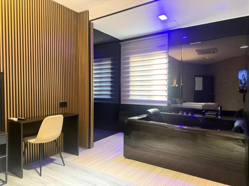 Hotel Reset