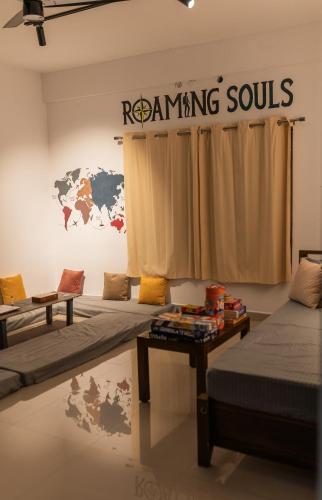 Roaming Souls Hostel Munnar