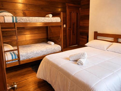 Habitación triple, balcón