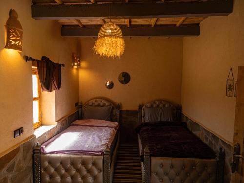 2 double beds, 3 twin beds