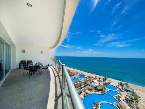 Oceanfront 2BR Condo with Sea Views #1101