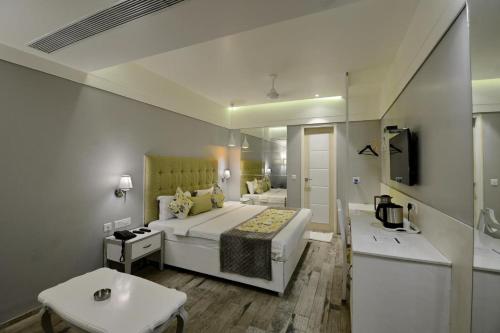 Hotel Emerald, Czandigarh
