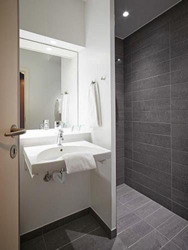 92938959 Haraldskær Sinatur Hotel & Konference