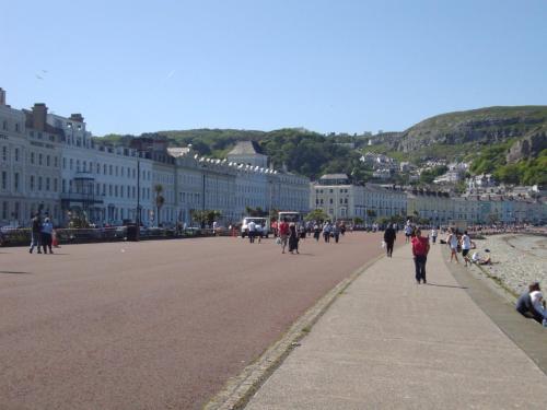 TREVONE Llandudno - image 14