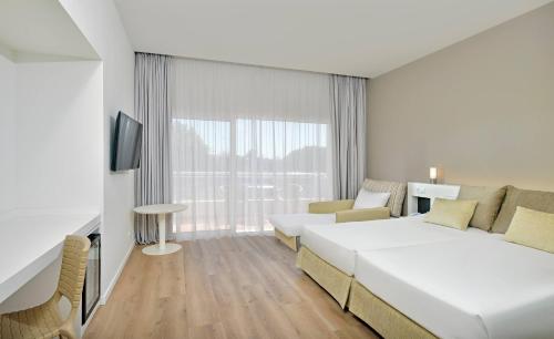 2 twin beds