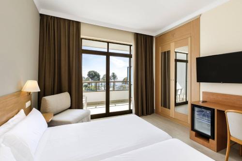 2 twin beds