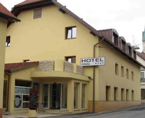 . Hotel Opara