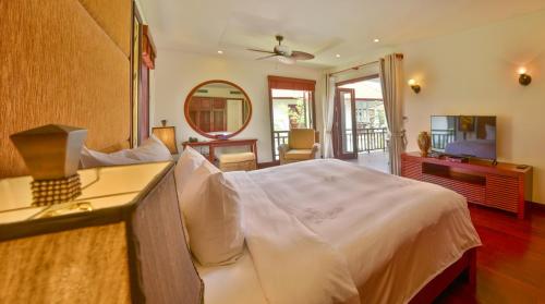 Two-Bedroom Villa with Pool View image 4