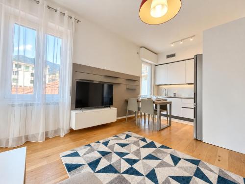 Hostdomus - City & Sea Apartment