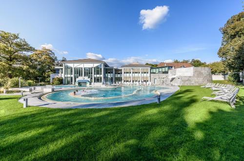 Kurhotel Im Park - image 12