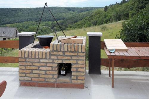 Borospince Vendeghaz in Pécsely